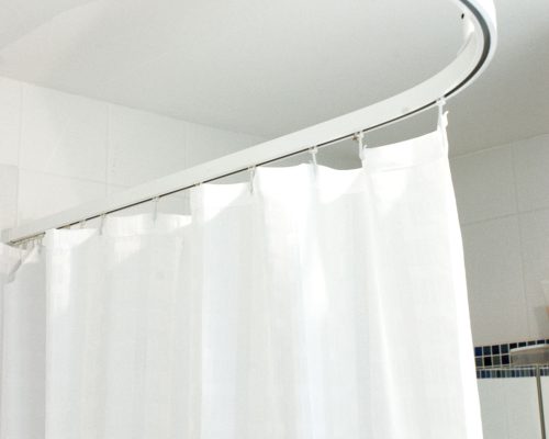 D137-213WH-Prepacked-Shower-Curtains-Polyester-LifeStyle